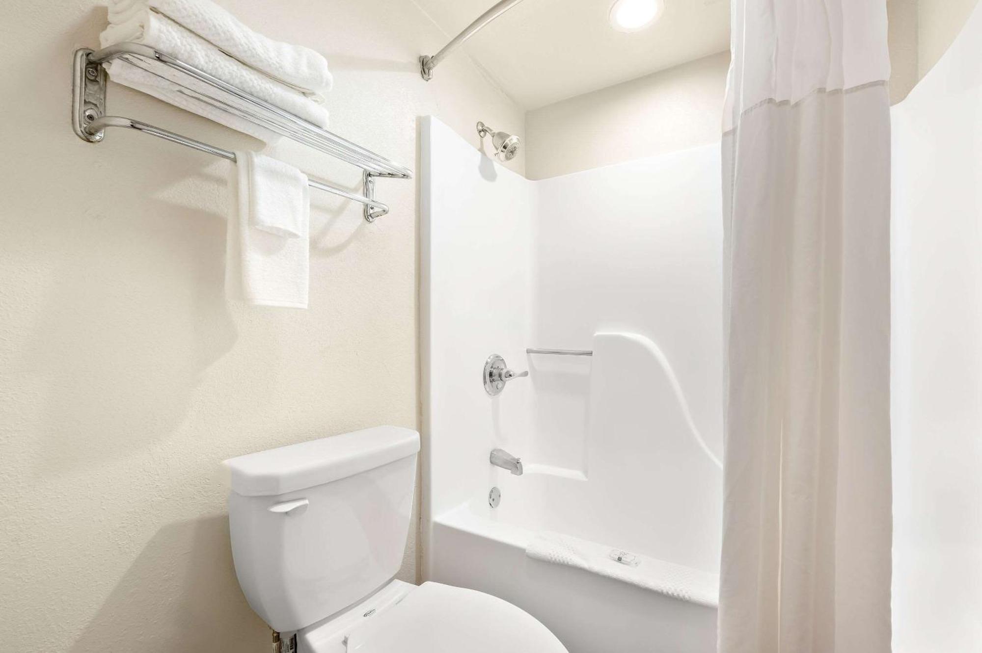 Quality Inn Pelham I-65 Exit 246 Exterior foto